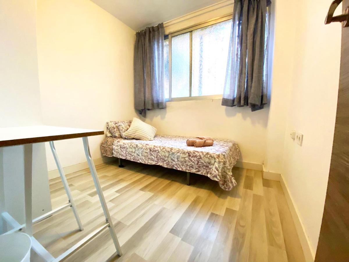 Valencia Guest Rooms Near The Beach In Shared Apartment Exterior foto